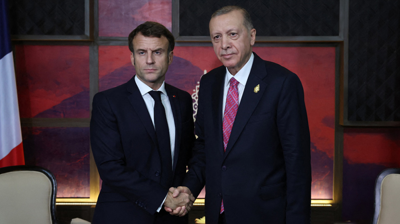 Ζητήματα Ανατολικής Μεσογείου συζήτησαν Μακρόν-Ερντογάν