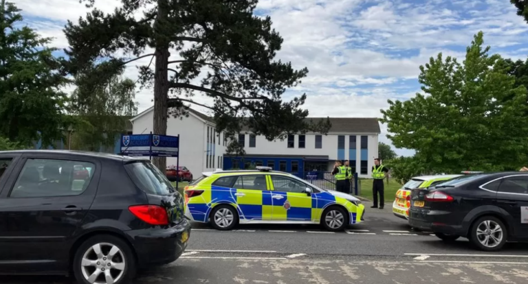 Μαθητής μαχαίρωσε δάσκαλο σε σχολείο στην Αγγλία