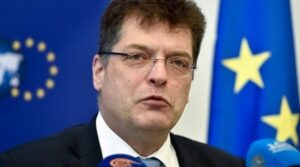 Γιάνες Λέναρσιτς: «Ελλάδα, βρισκόμαστε στο πλευρό σου»