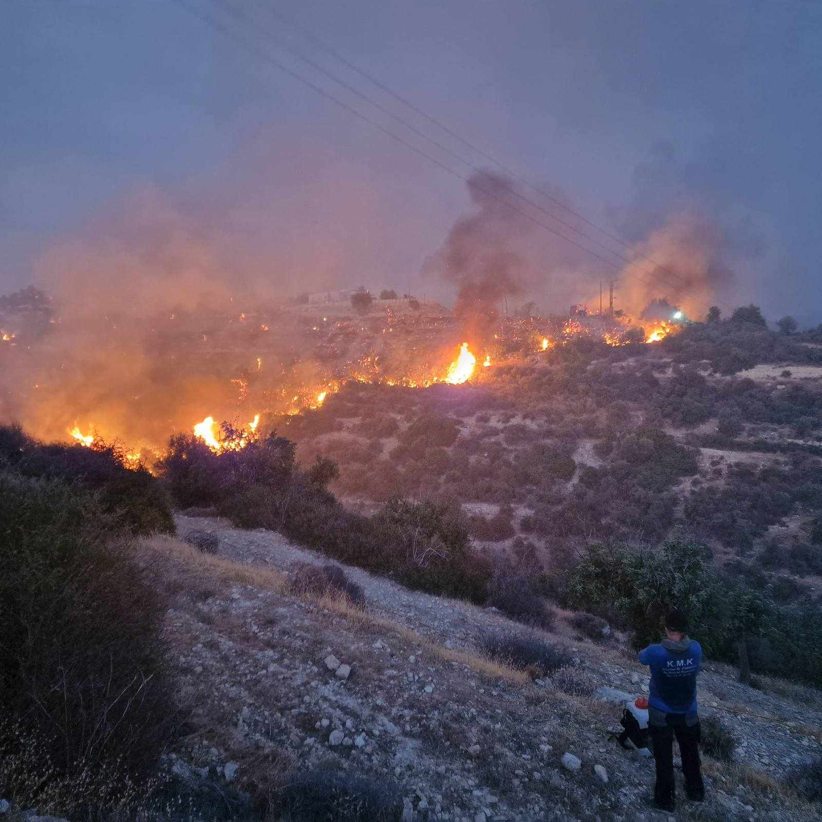 Καρέ – καρέ ο πύρινος εφιάλτης που ξύπνησε στην Άλασσα