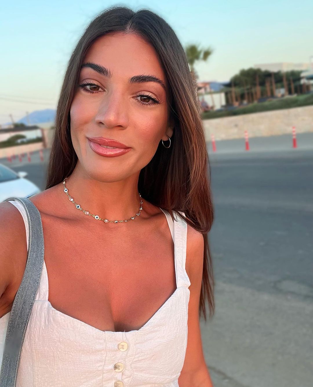 Ήβη Αδάμου: Εντυπωσίασε με την εμφάνισή της σε έξοδο με τον Μιχάλη Κουϊνέλη