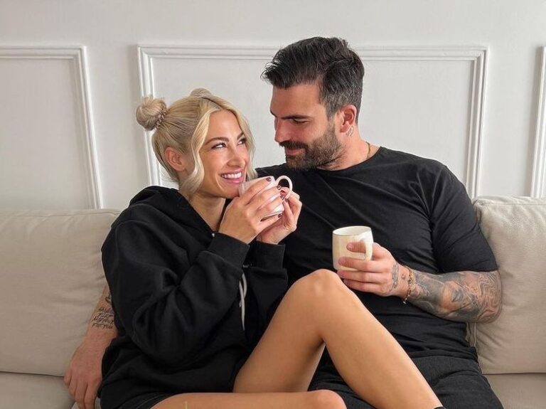 Απίστευτη η Τούνη:Έκλεισε διακοπές σε όλους τους φίλους της σε εξωτικό προορισμό