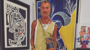 Ο Λάκης Γαβαλάς αποκάλυψε για πρώτη φορά την… ταυτότητά του