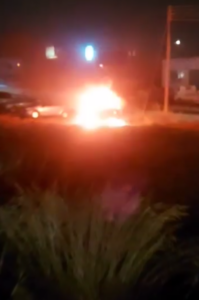 Νέος γύρος κόλασης στη Χλώρακα, ξέσπασαν επεισόδια, όχημα στις φλόγες (ΒΙΝΤΕΟ)