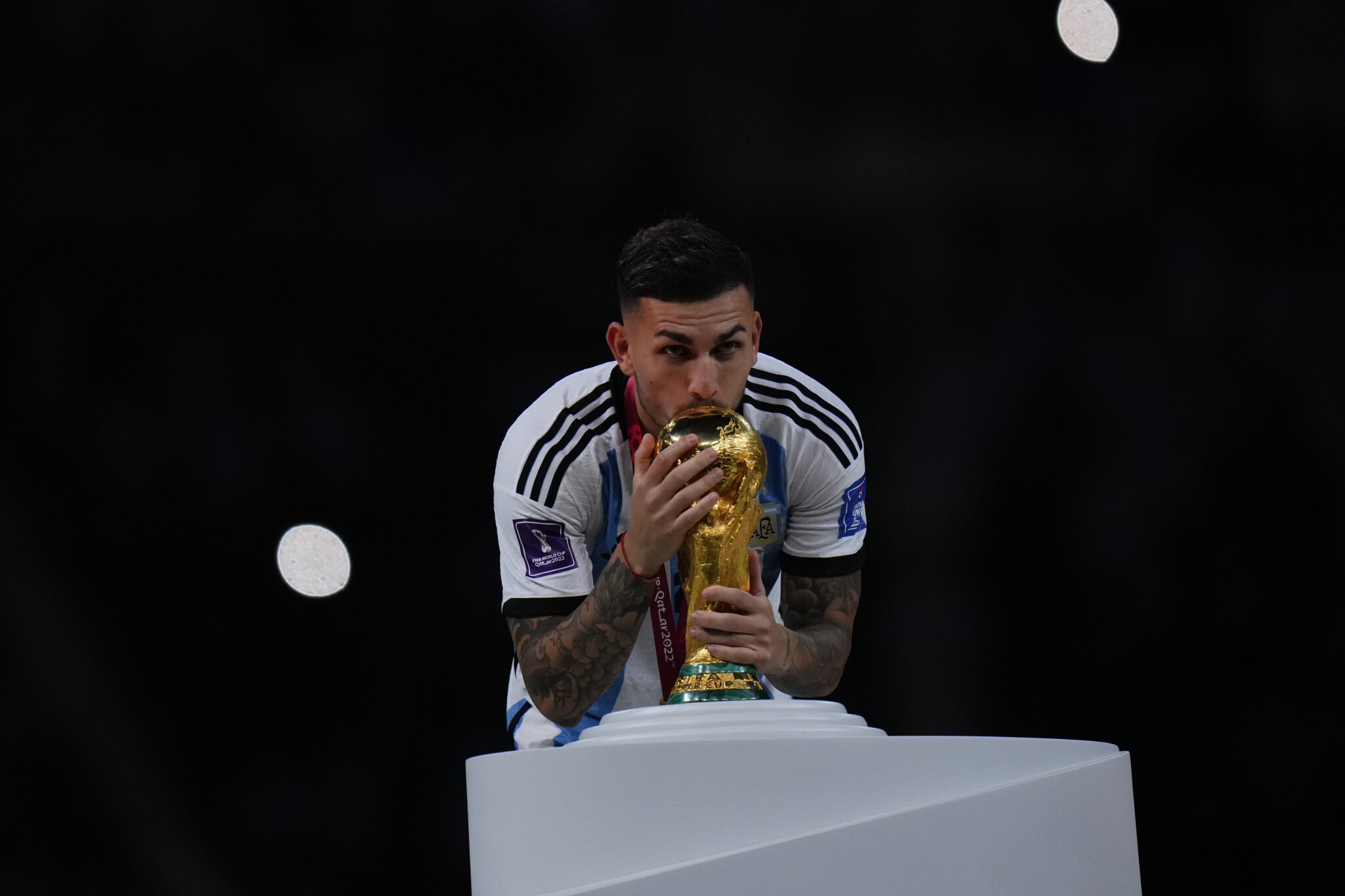 Συμφώνησε με Παρί Σεν Ζερμέν για την απόκτηση του Λεάντρο Παρέδες η Ρόμα