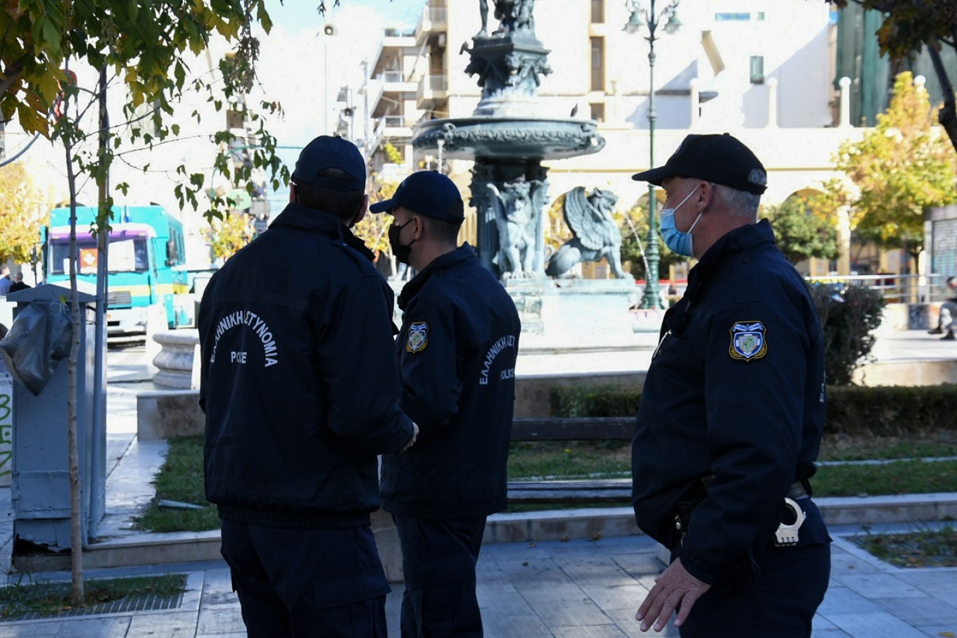 Παράνομοι κατασκηνωτές χτύπησαν αστυνομικούς στην Πάτρα