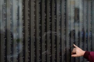 Κομισιόν: Απέτισε φόρο τιμής στους Ρομά, θύματα του Ολοκαυτώματος