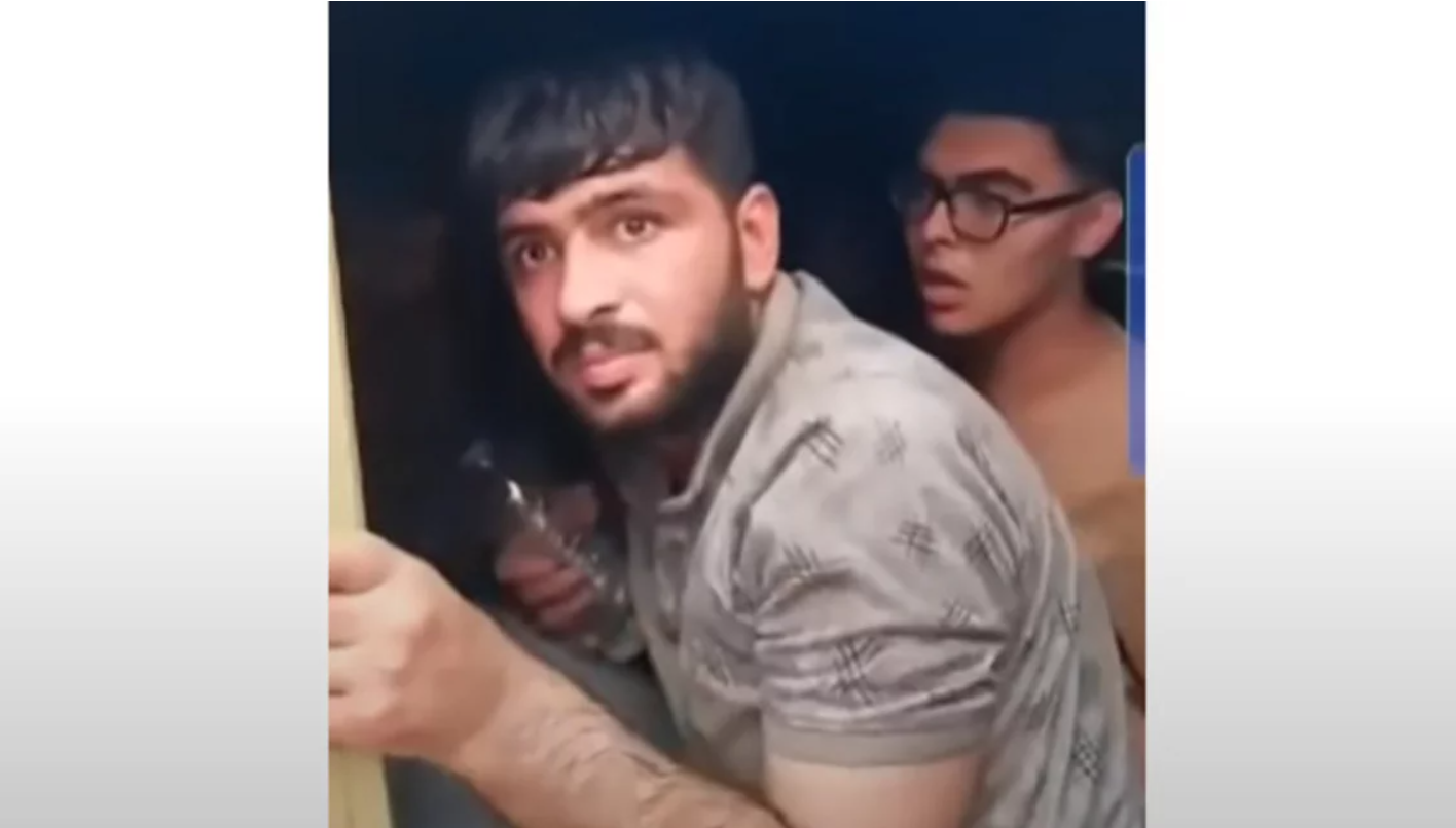 Σάλος με το βίντεο που δείχνει 13 μετανάστες κλειδωμένους σε τρέιλερ