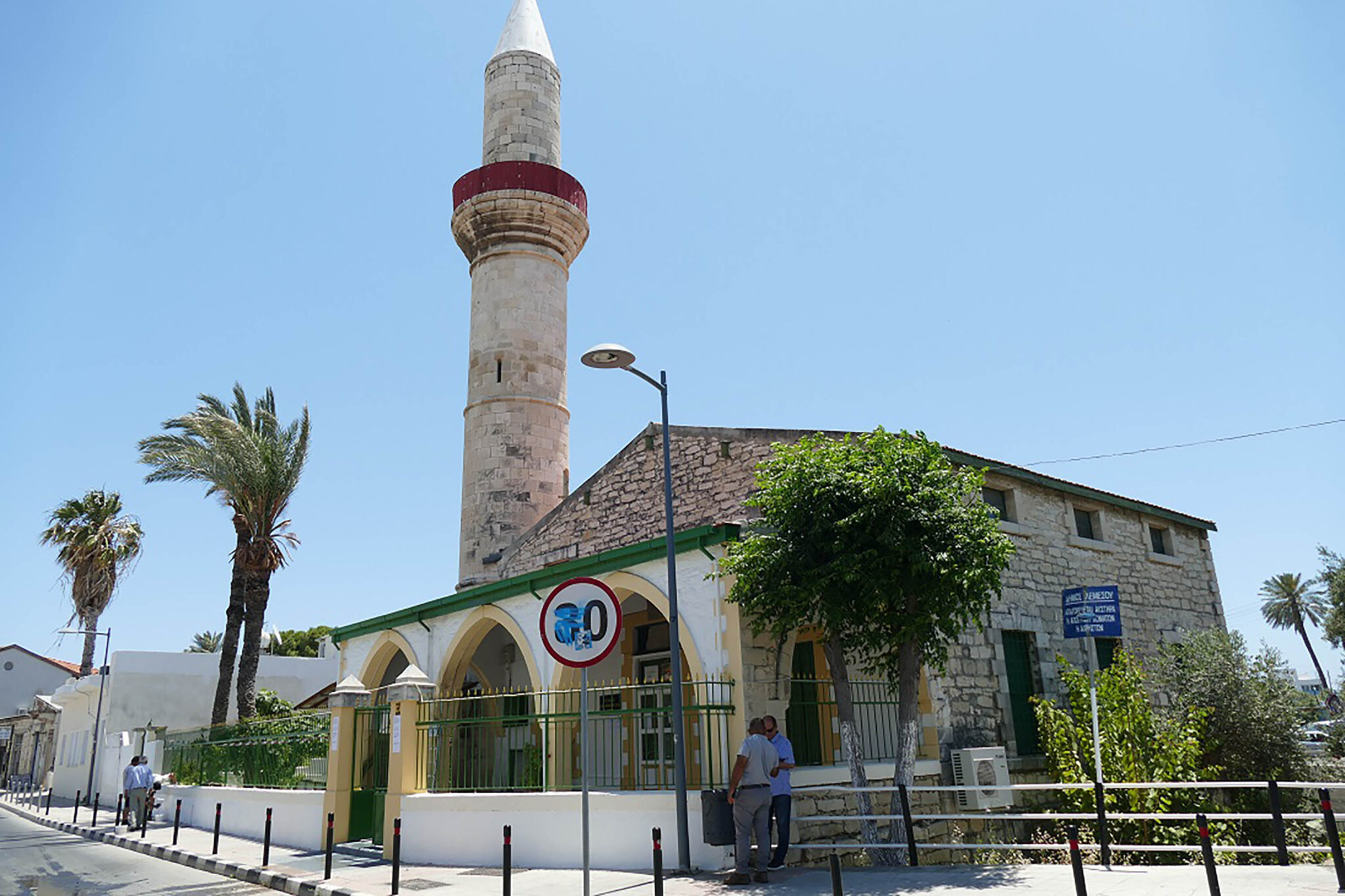 Να συλλάβει τους δράστες της επίθεσης στο τζαμί καλεί την ε/κ πλευρά το ΕΒΚΑΦ