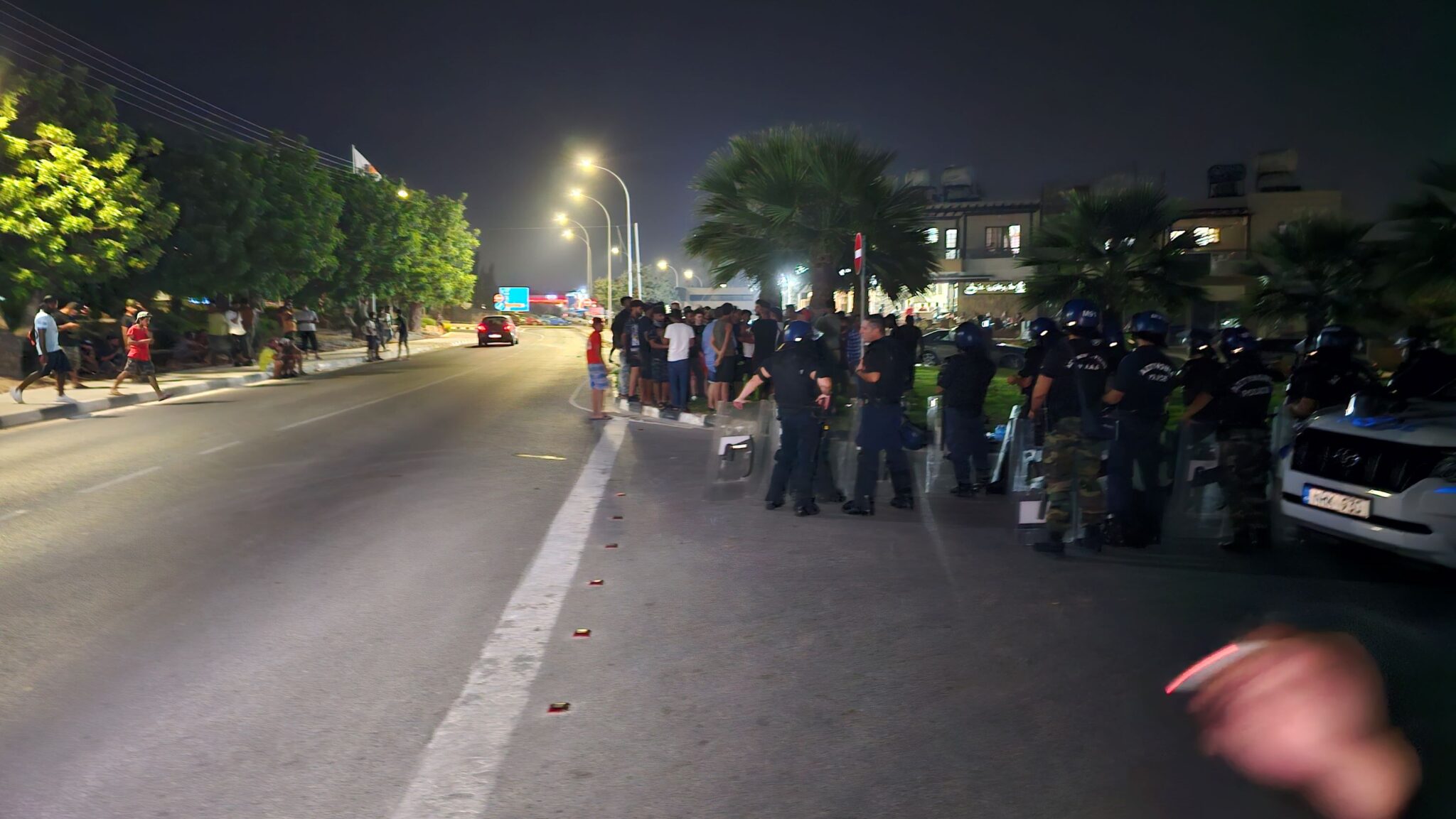 Έτσι ξέφυγαν τα πράγματα στη Χλώρακα, το χρονικό των επεισοδίων με μετανάστες