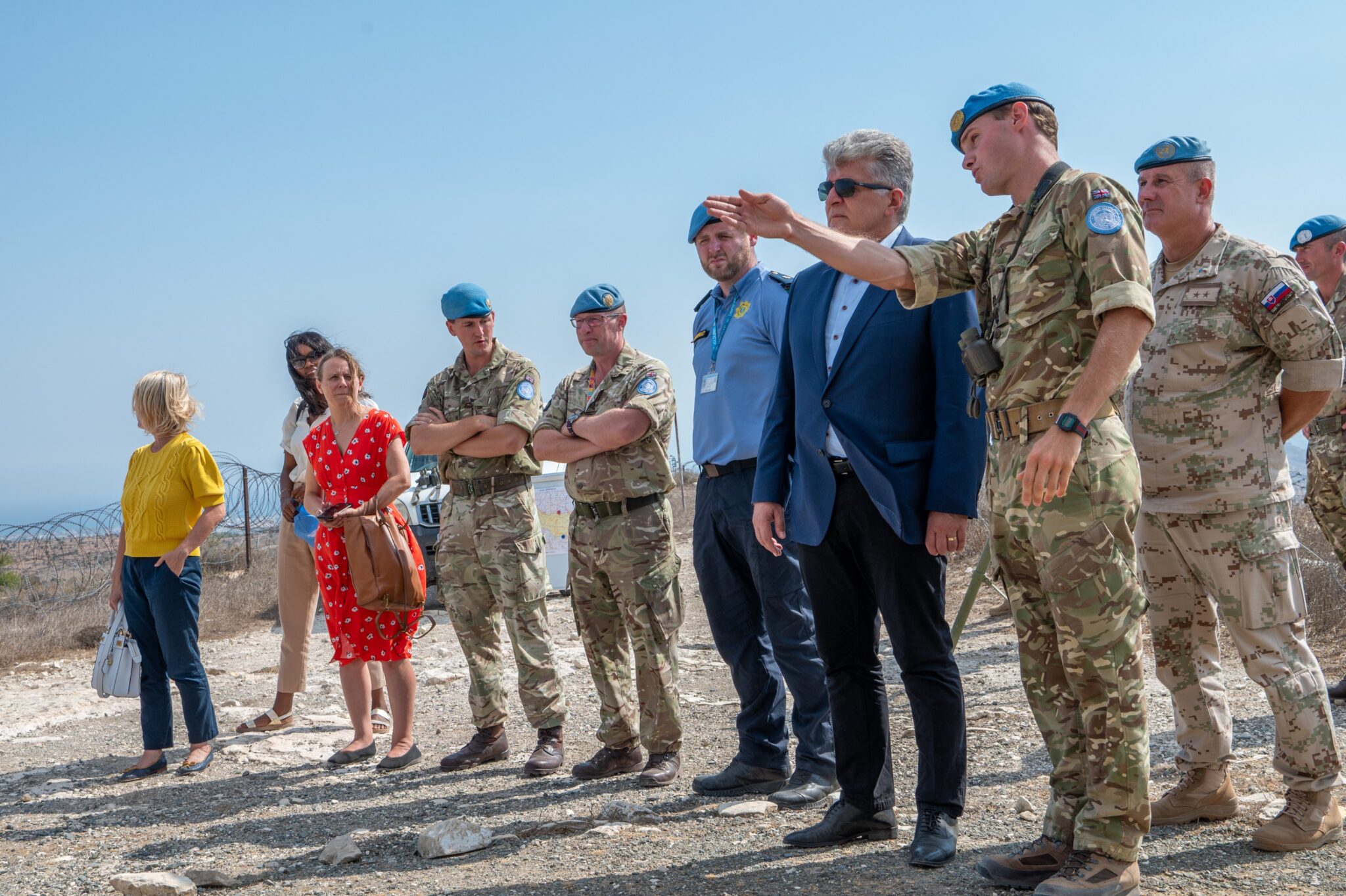 Στην Πύλα ο Γιέτζια: Τραυματίες και κυανόκρανοι τον ενημέρωσαν για τα επεισόδια