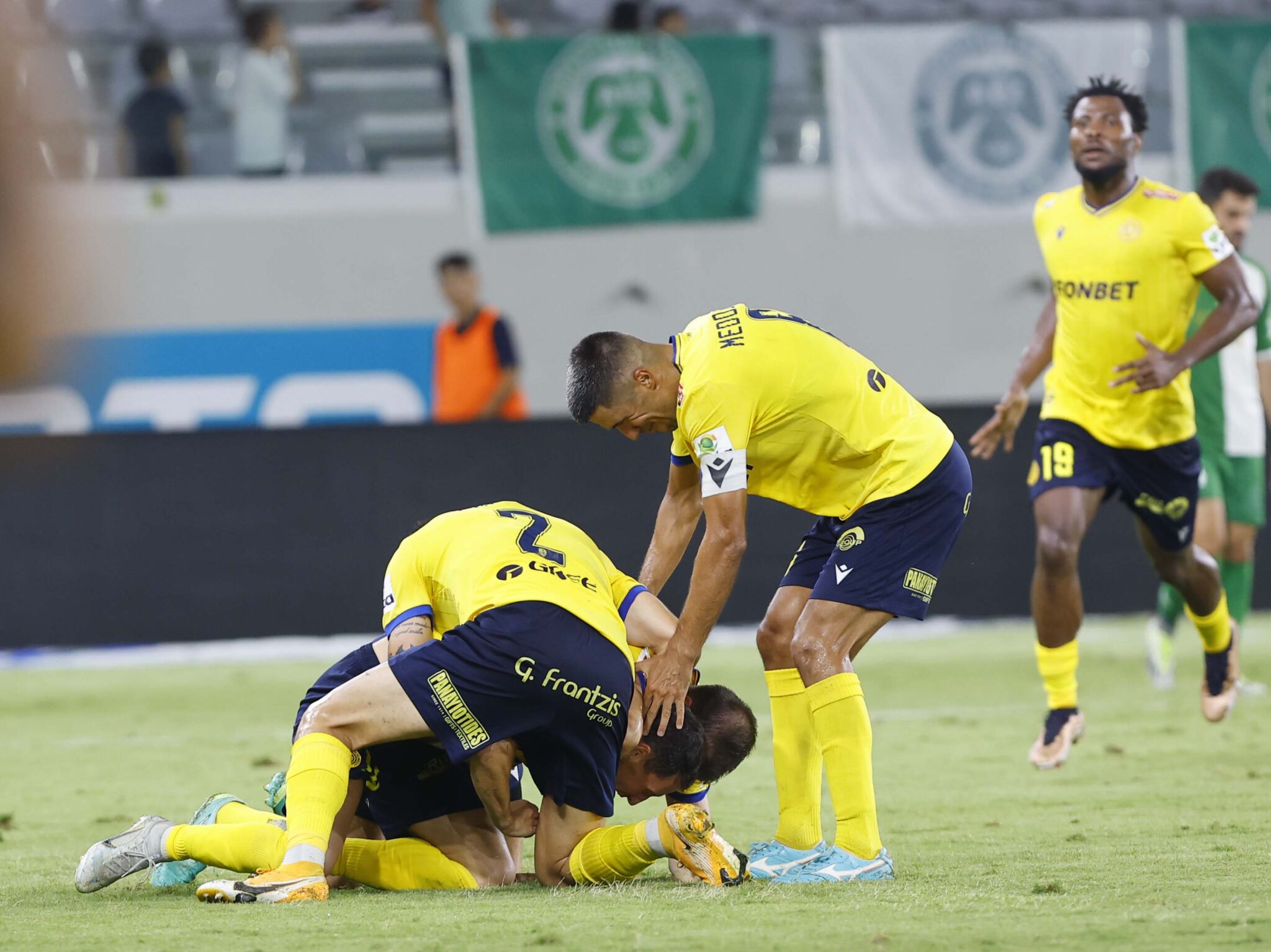 Πήρε το ματς «θρίλερ» κόντρα στην ΑΕΖ και πανηγύρισε νέο τρίποντο η ΑΕΛ (BINTEO)