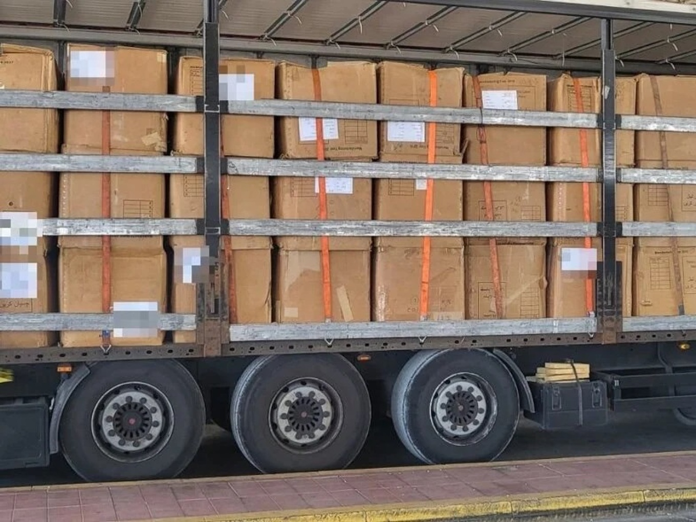 Μπλόκο σε φορτηγό με λαθραία καπνά πριν φύγει για Ιταλία