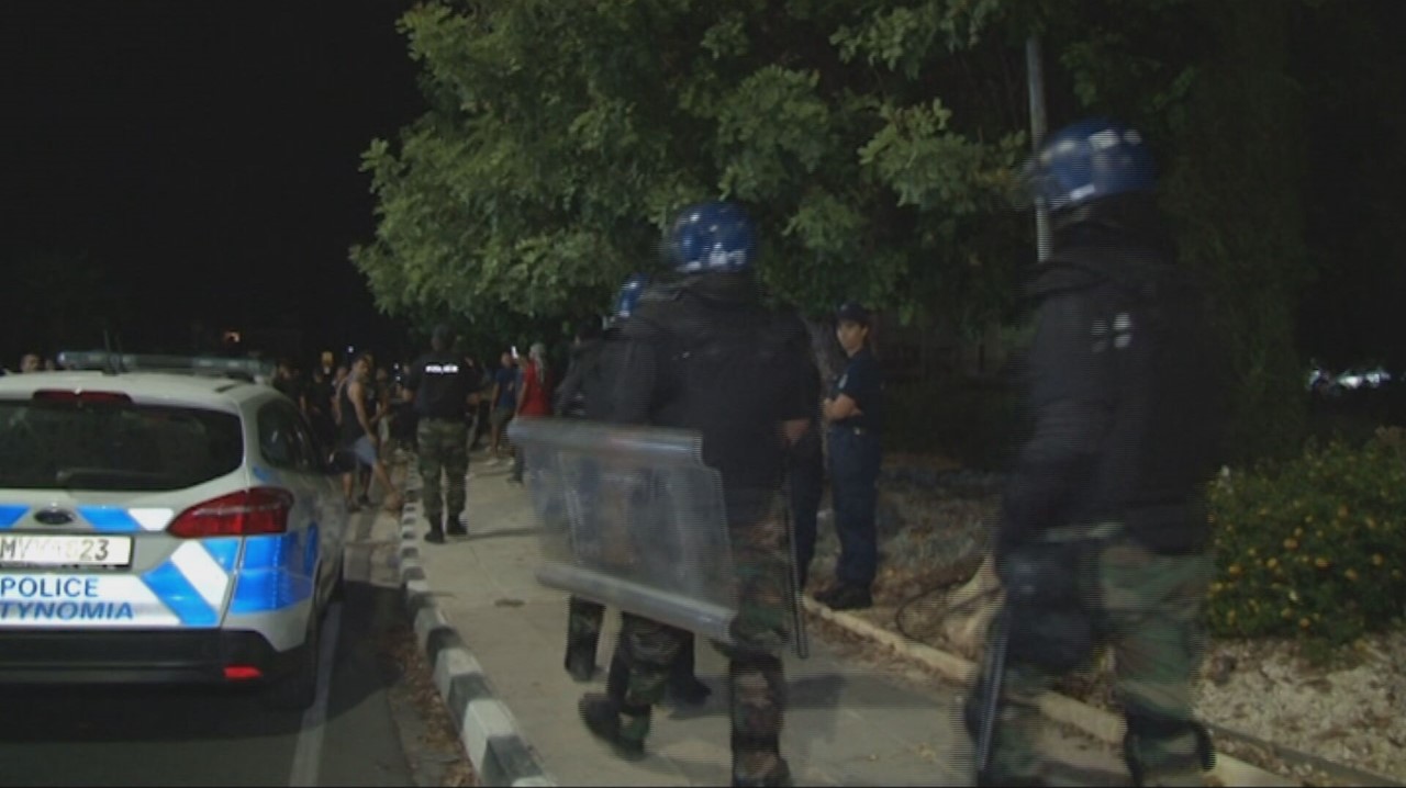 Ησυχία στην Χλώρακα: 21 άτομα υπό κράτηση, συνεχίζονται οι εντατικοί έλεγχοι