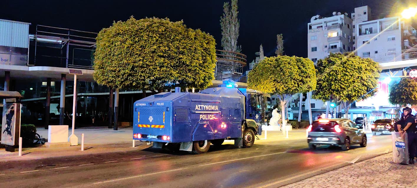 Κρατούμενος με βραχιολάκι ανάμεσα στους συλληφθέντες για τα επεισόδια στη Λεμεσό