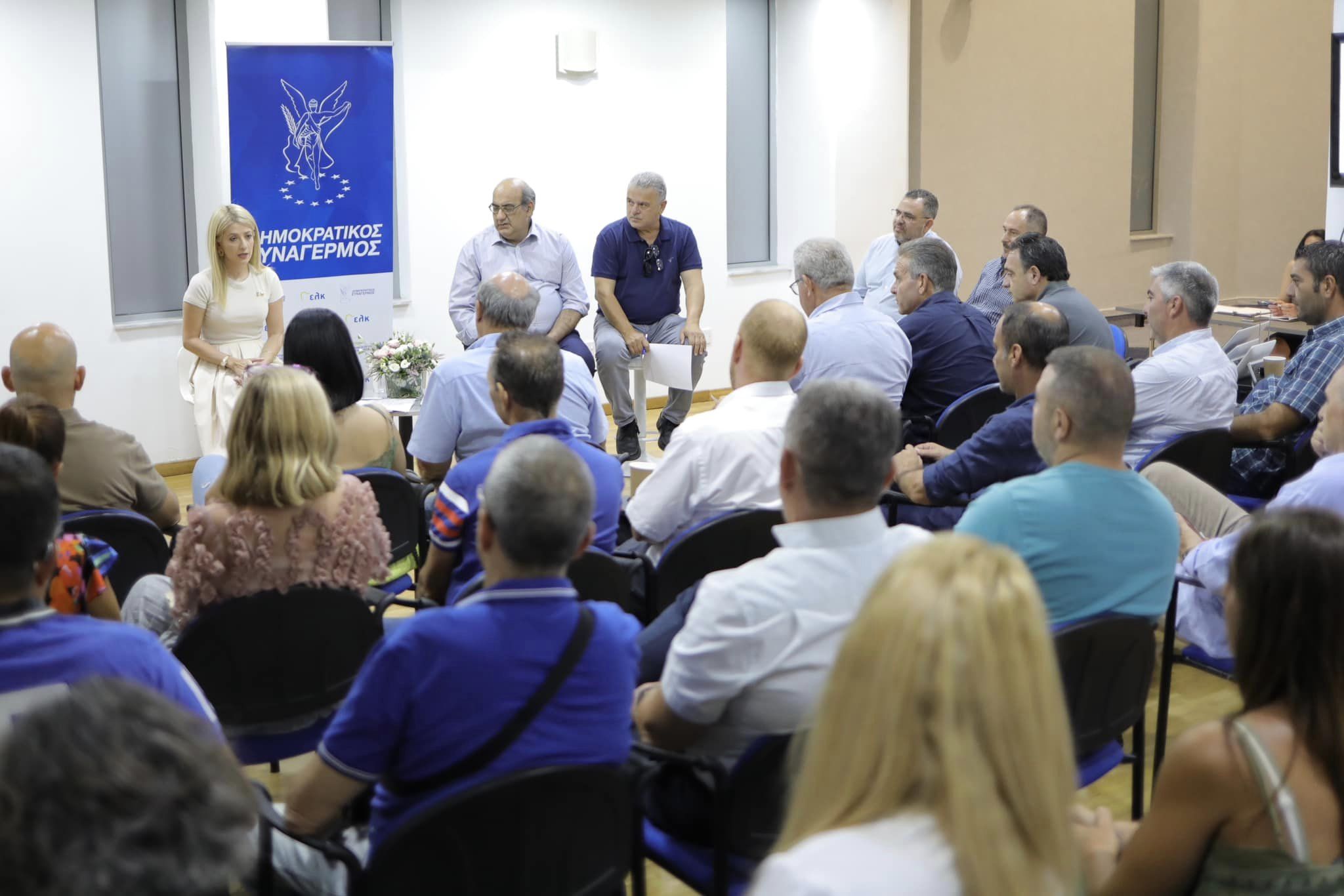 Άκουσε προβλήματα και μοιράστηκε απόψεις με εκπαιδευτικούς η Αννίτα