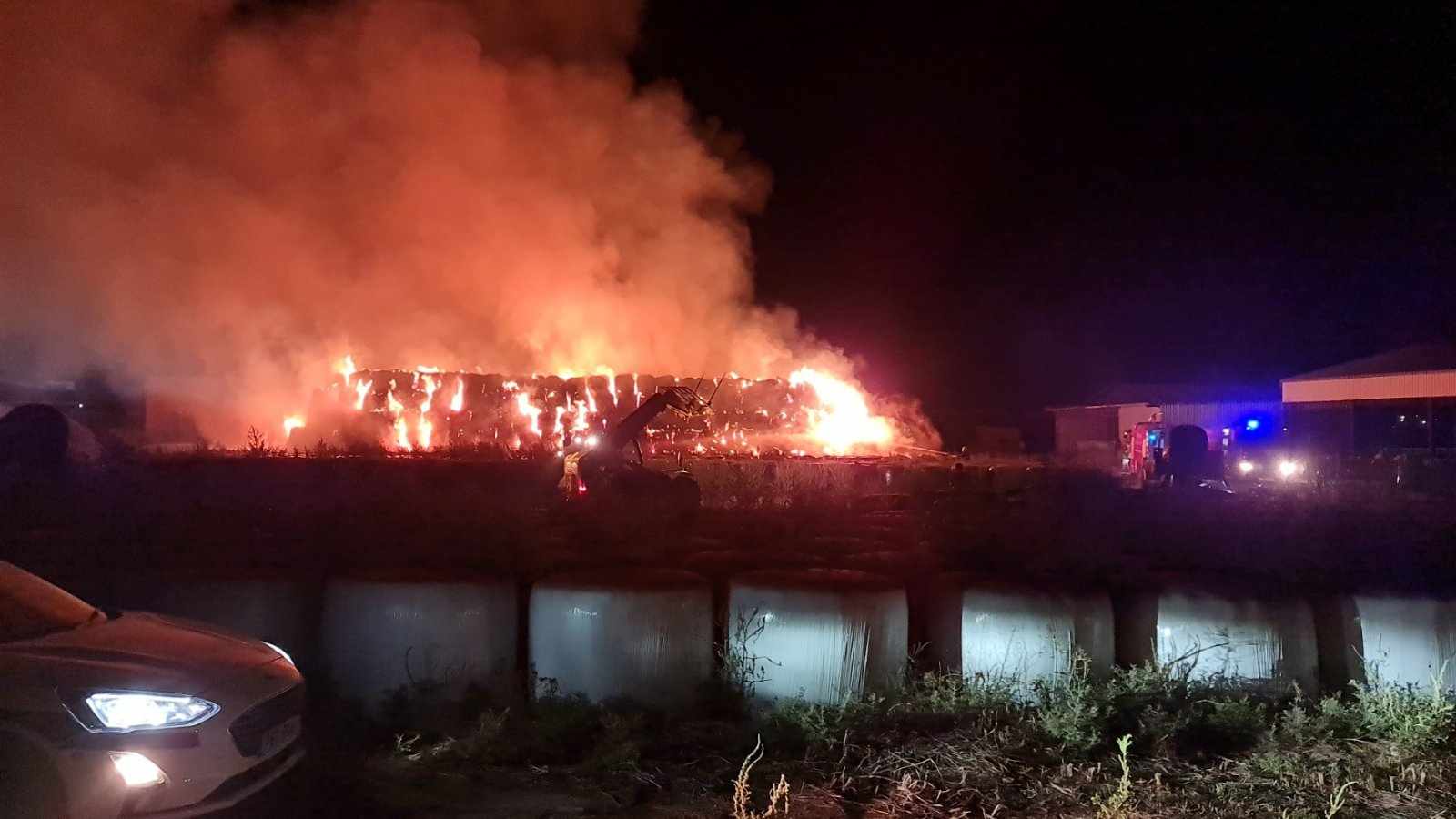 Φωτιά στην Επ. Λευκωσίας: Κινδυνεύει φάρμα, μετακινούνται ζώα