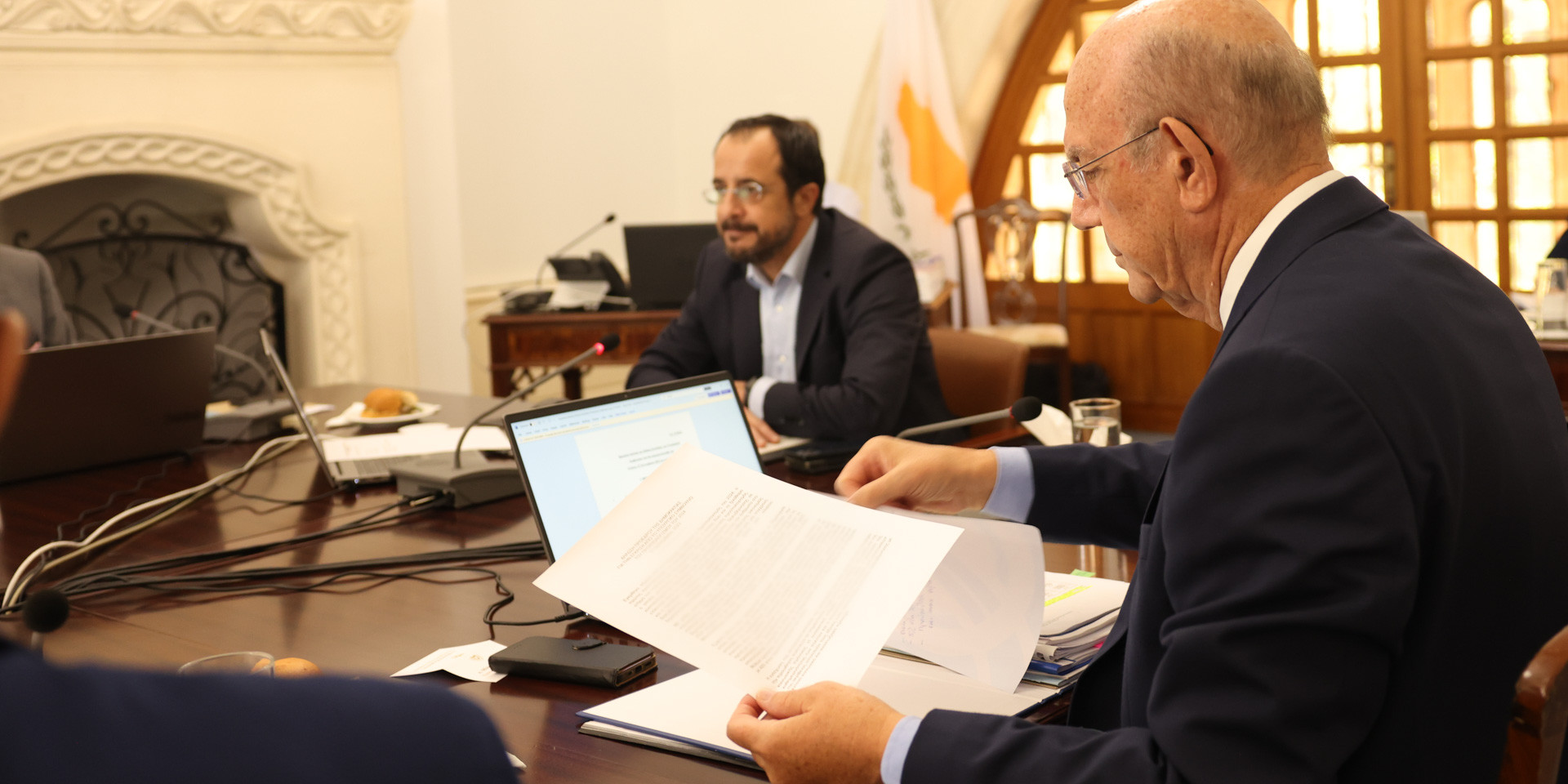 Έρχονται φοροελαφρύνσεις και στοχευμένα μέτρα κατά της ακρίβειας από το ΥΠΟΙΚ