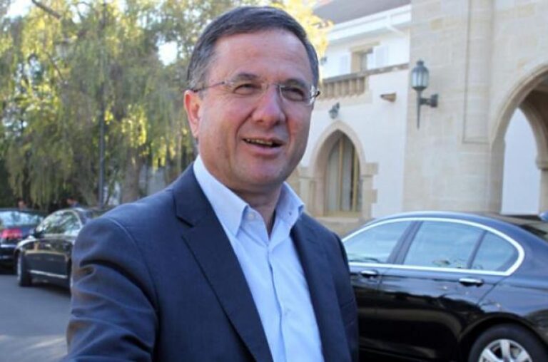 Γιώργος Περδίκης: Παντρεύει το γιο του – Η πρωτότυπη… πρόσκληση στο γάμο