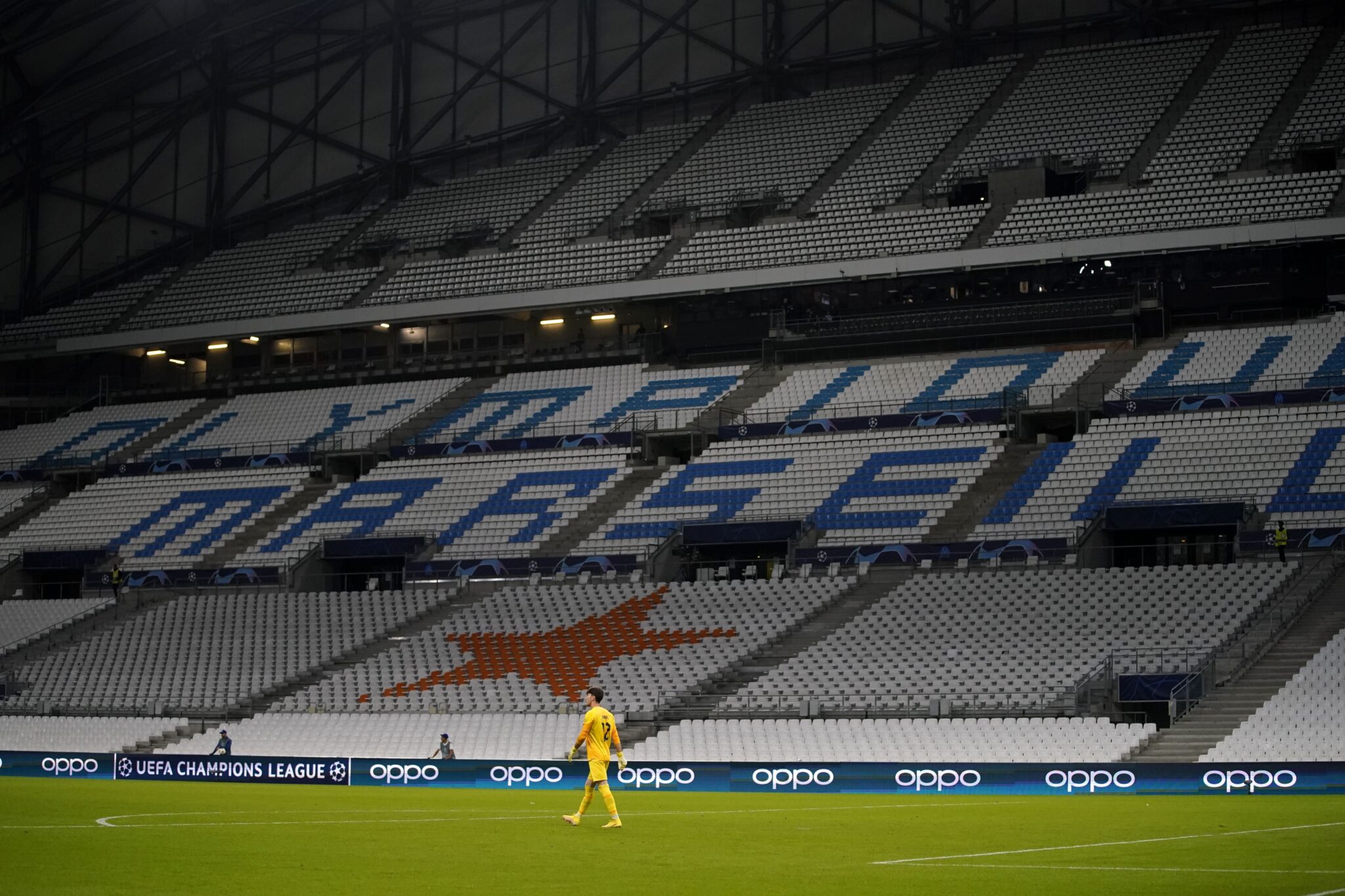 Η Μαρσέιγ επιβεβαίωσε την αποχώρηση του Λονγκόρια, σιγή ιχθύος για Μαρθελίνιο