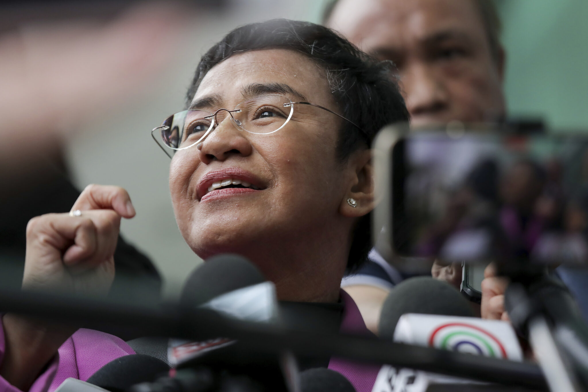 Αθωώθηκε η δημοσιογράφος και νομπελίστρια ειρήνης Μαρία Ρέσα