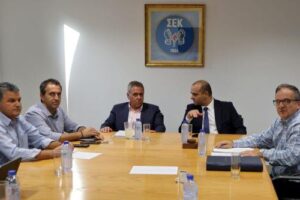 Συνταξιοδοτικό,κατώτατο μισθό και συλλογικές συμβάσεις συζήτησαν Υπ.Εργασίας–ΣΕΚ