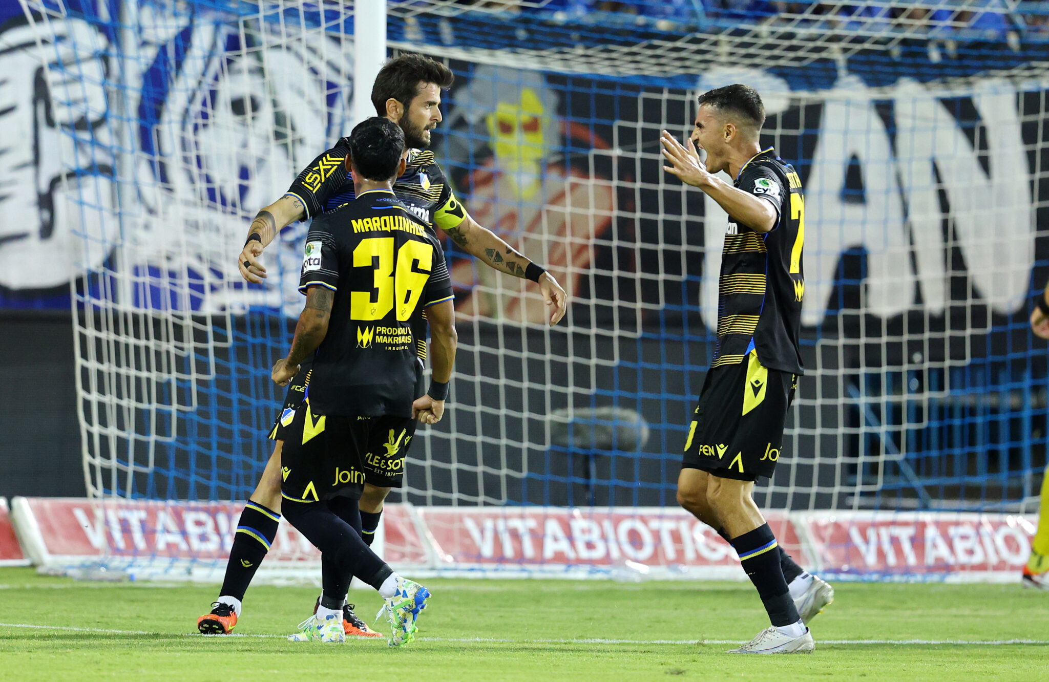 Αρχίζει να σφίγγει ο κλοιός για τον ΑΠΟΕΛ