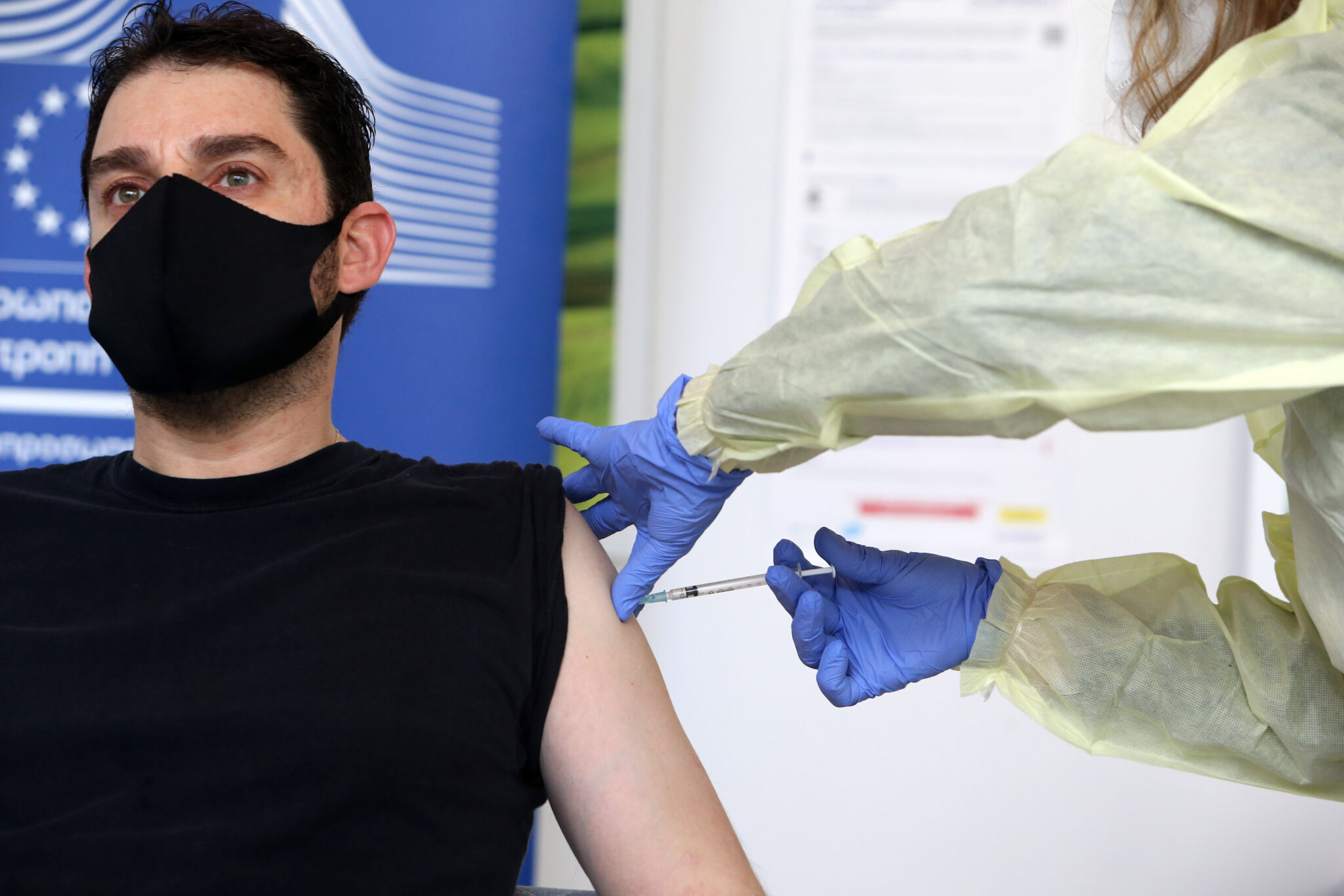 «Πράσινο φως» για νέο εμβόλιο Covid-19 από την Κομισιόν