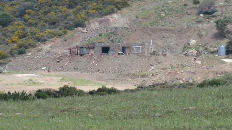 Σωρεία αυθαίρετων παρεμβάσεων σε στιάδια στην Ίννια (ΒΙΝΤΕΟ)