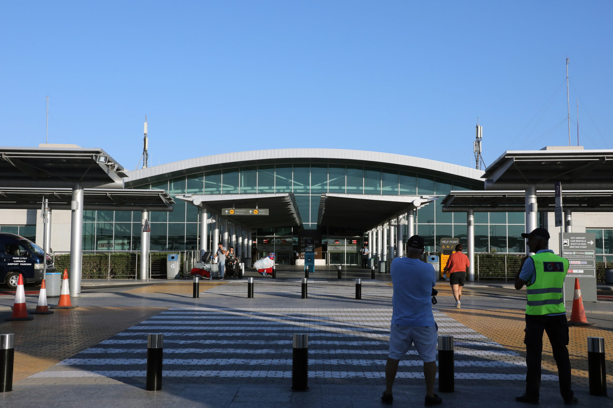 Καθυστερήσεις προς κυπριακά αεροδρόμια από το Gatwick λόγω κρουσμάτων κορωνοϊού