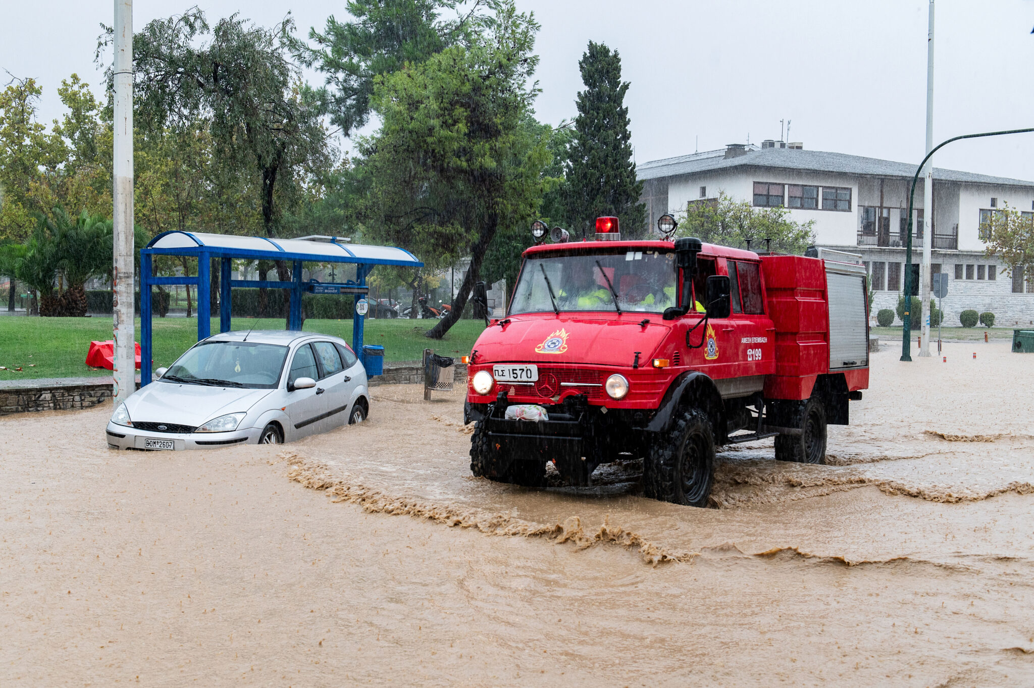 Μετεωρολόγοι: Πιθανώς η μεγαλύτερη νεροποντή που είχαμε ποτέ στην Ελλάδα