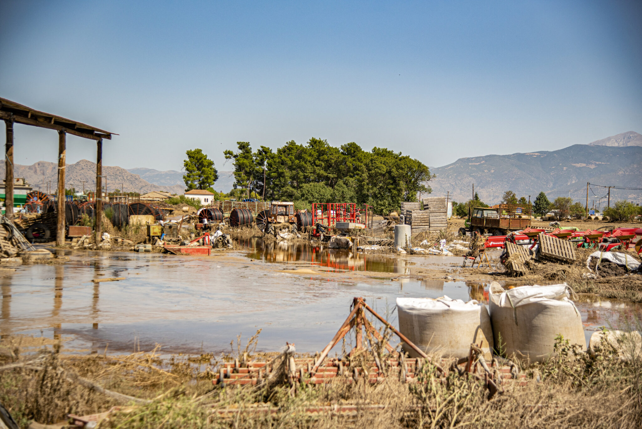 Κι άλλη «φωτιά» στις τσέπες Κύπριων καταναλωτών βάζουν οι πλημμύρες στη Θεσσαλία