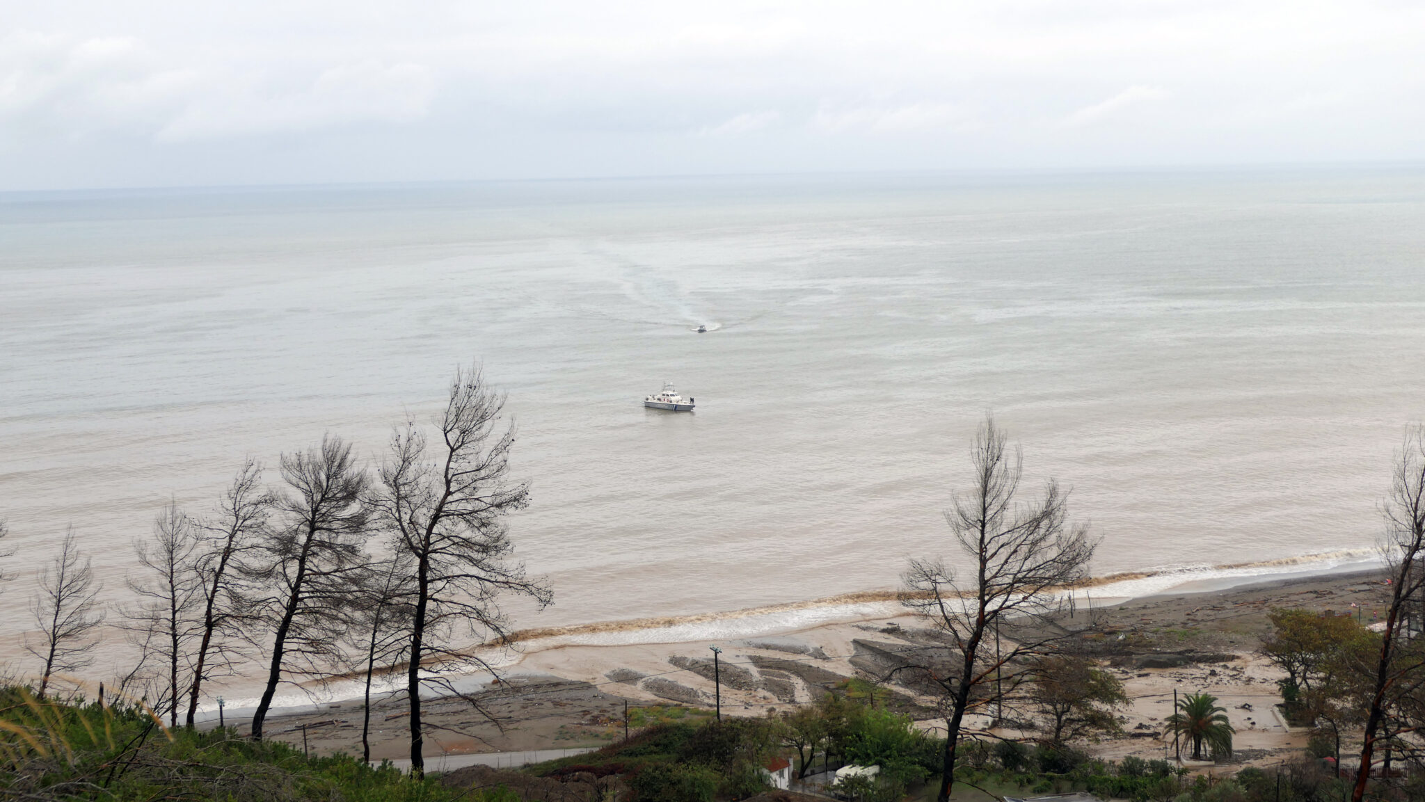 Μάχη με τον χρόνο: Συνεχίζονται οι έρευνες για τον εντοπισμό του ελικοπτέρου