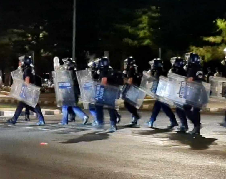 Τεκμήρια «έκαψαν» νεαρό για τα επεισόδια στη Λεμεσό, του πέρασαν χειροπέδες