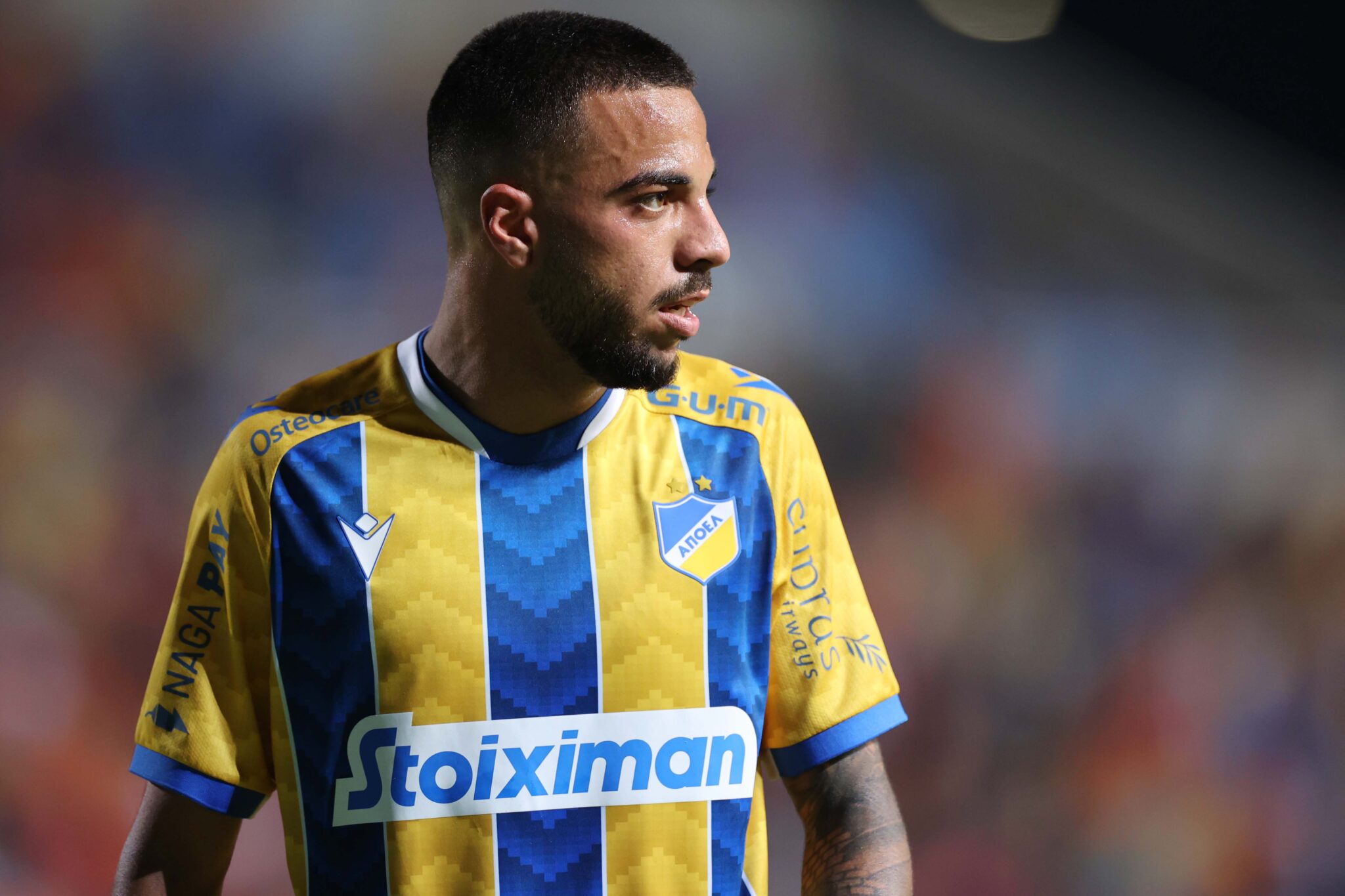 Υπέγραψε επέκταση συνεργασίας με τον ΑΠΟΕΛ ο Θεοδώρου