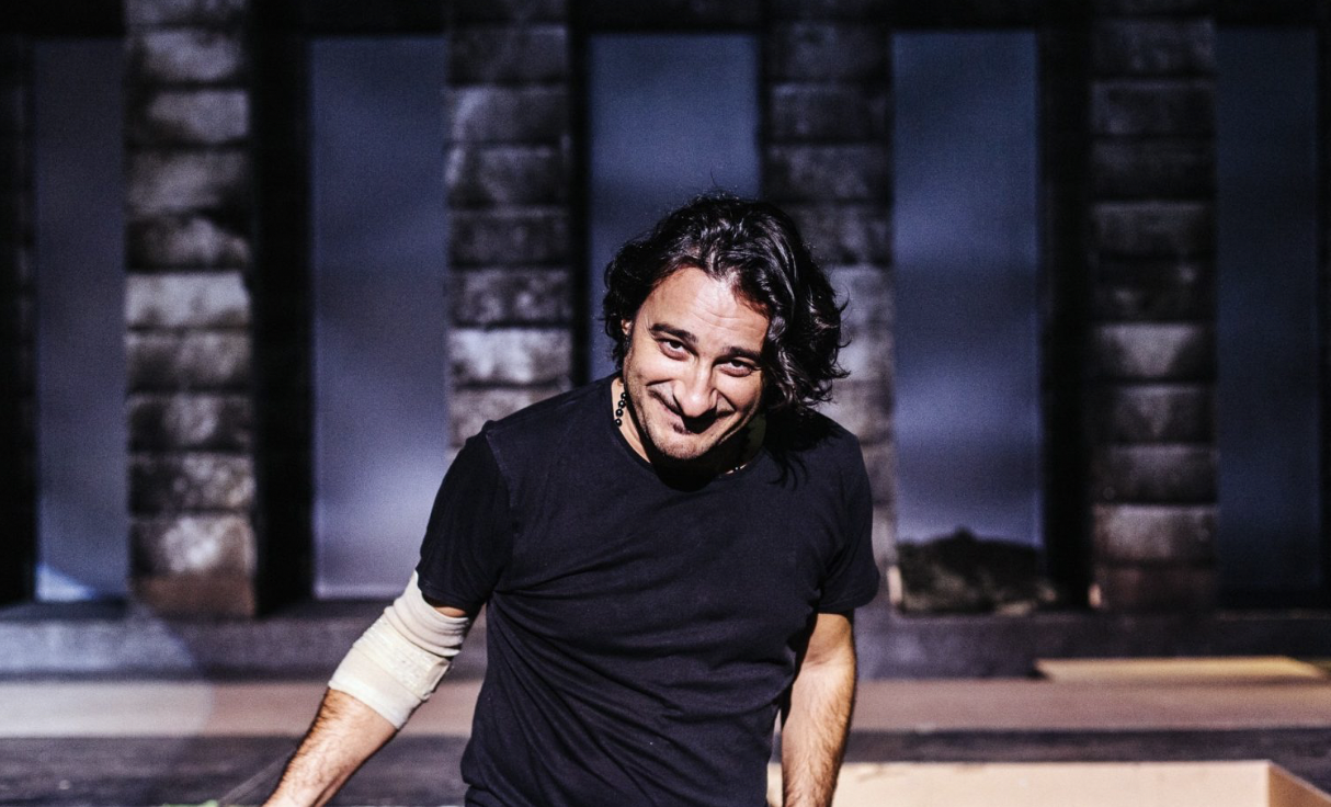 Βασίλης Χαραλαμπόπουλος: Το μήνυμα του ηθοποιού για το έγκλημα στο Blue Horizon