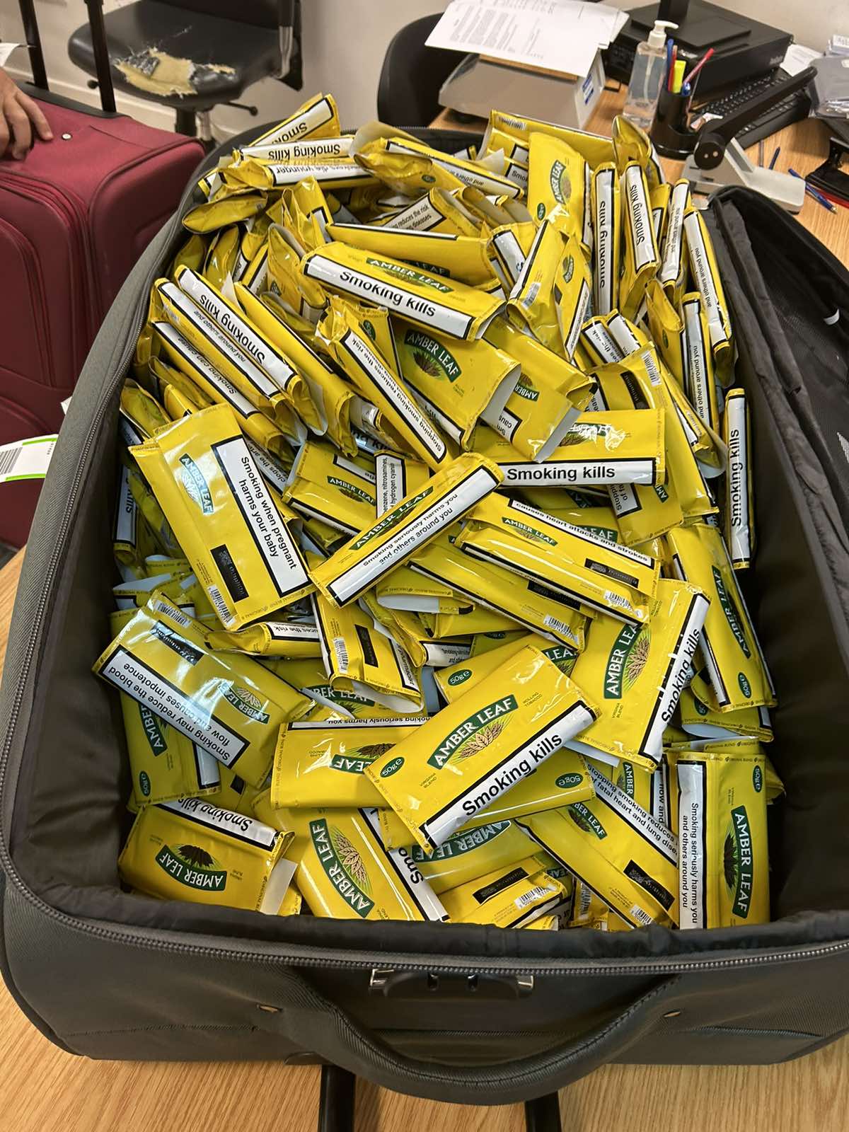 Πρόστιμο €15.000 σε επιβάτη: Ήταν φορτωμένος λαθραία τσιγάρα από τα κατεχόμενα