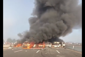 Τραγωδία στην Αίγυπτο: Τουλάχιστον 30 νεκροί μετά από καραμπόλα οχημάτων