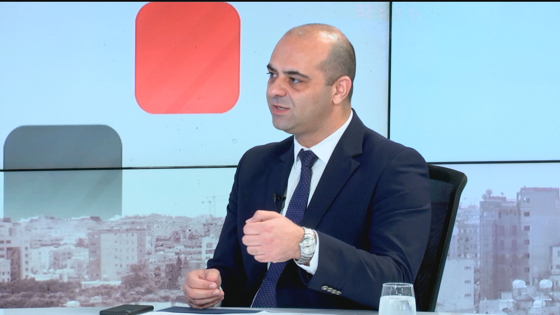 Θέλει σε ένα μήνα να παίρνουν απάντηση οι εργοδότες για απασχόληση αλλοδαπών