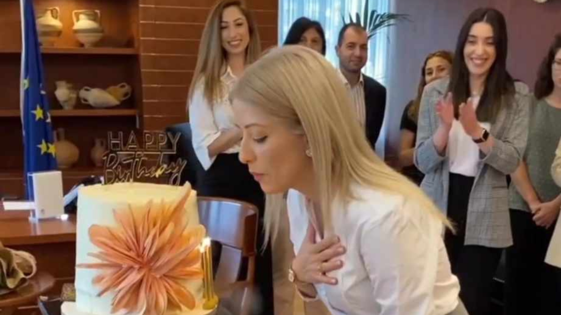 «Nα ζήσεις Πρόεδρε»: Τα 38α γενέθλια της γιορτάζει η Αννίτα Δημητρίου (ΒΙΝΤΕΟ)