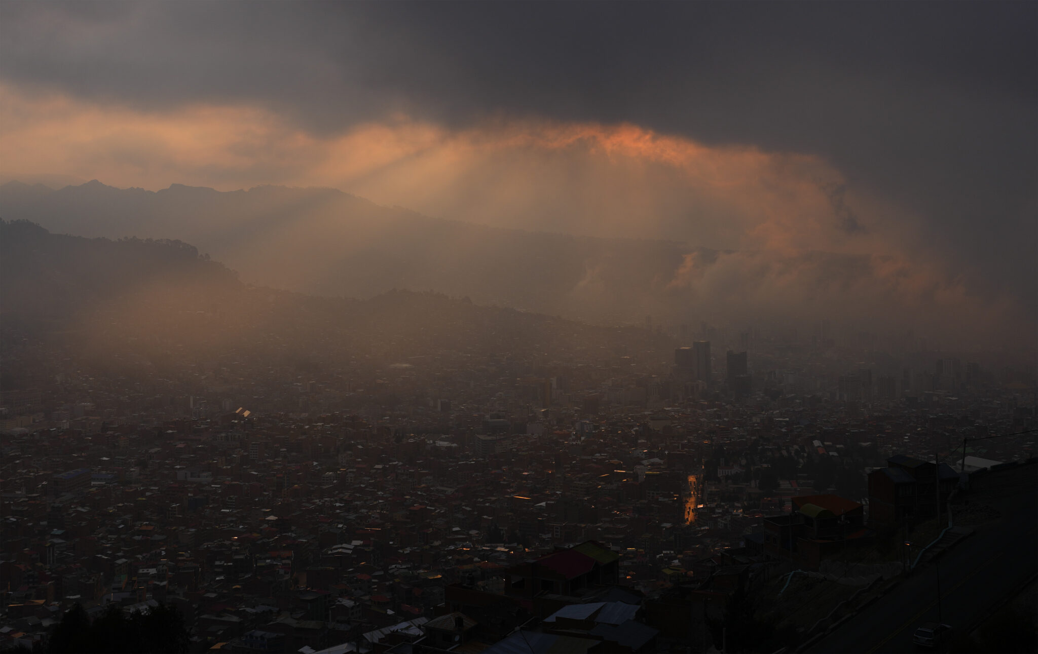 Χιλιάδες σχολεία κλειστά στη Βολιβία εξαιτίας καπνών μεγάλων δασικών πυρκαγιών