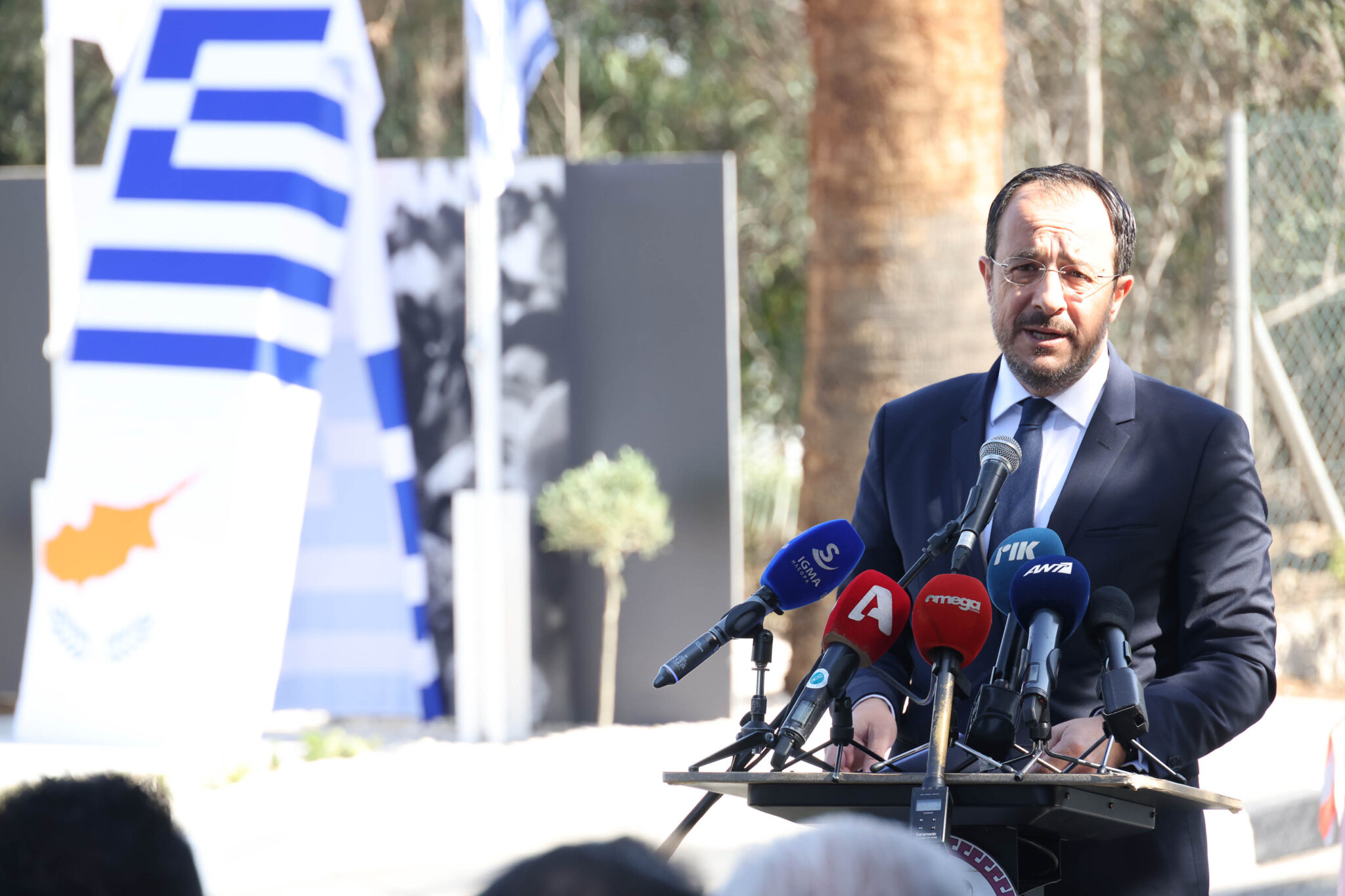 Επιδόματα φροντίδας σε οικείους πεσόντων και αγνοουμένων ανακοίνωσε ο Πρόεδρος