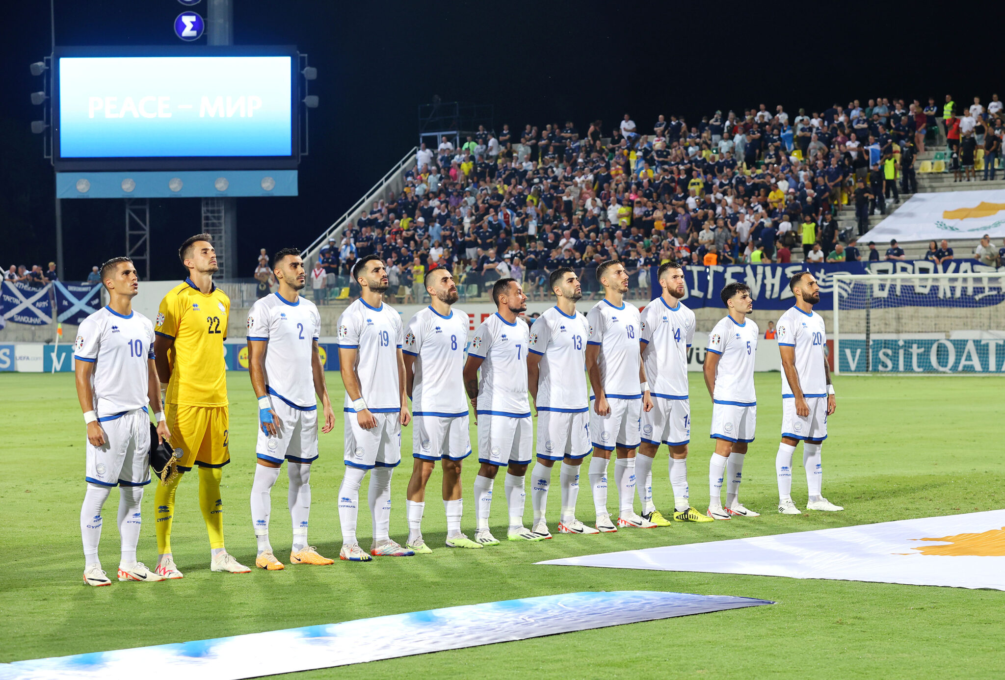 Σηκώνει… μανίκια η Εθνική