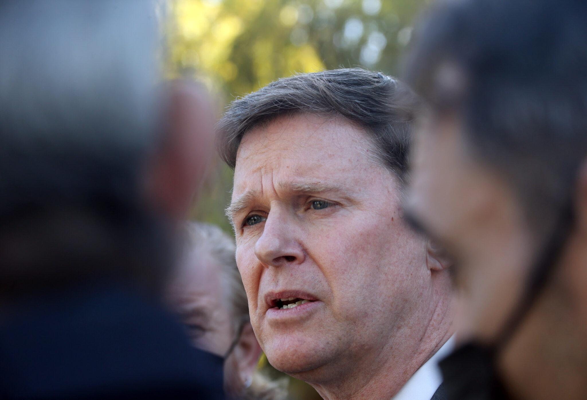 Ας δεσμευτούμε για έναν καλύτερο κόσμο για όλους στο νησί, λέει ο Στιούαρτ