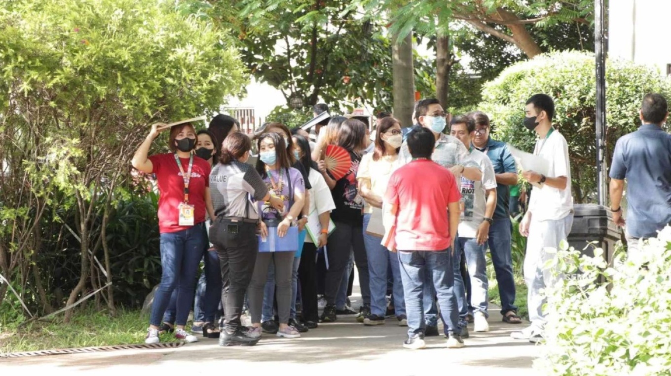 Σεισμός 5,2 βαθμών στις Φιλιππίνες, στους δρόμους ο κόσμος