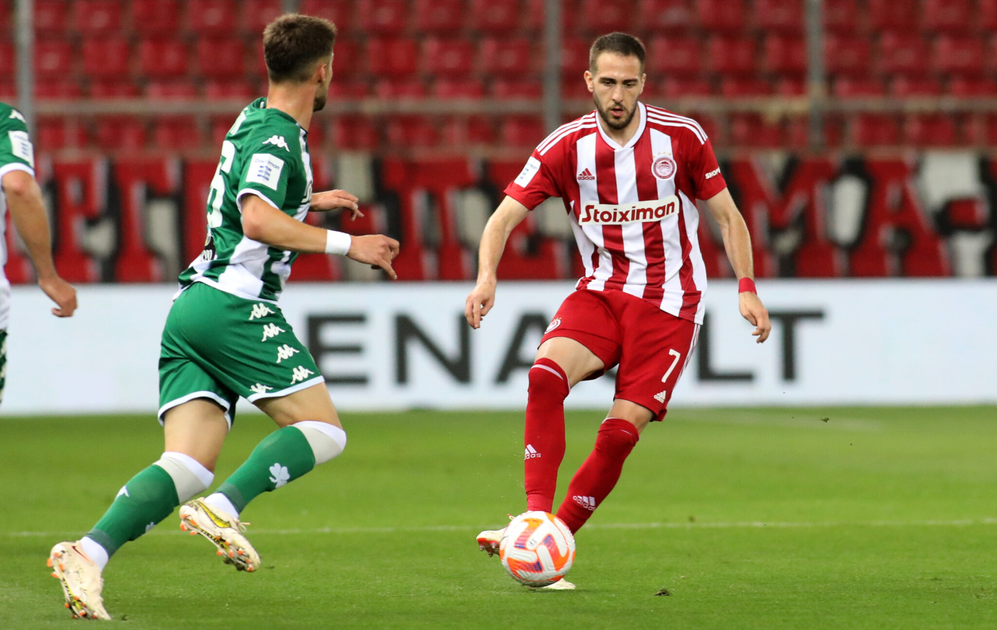 Ολυμπιακός-Παναθηναϊκός: Ντέρμπι αιωνίων με φόντο την κορυφή