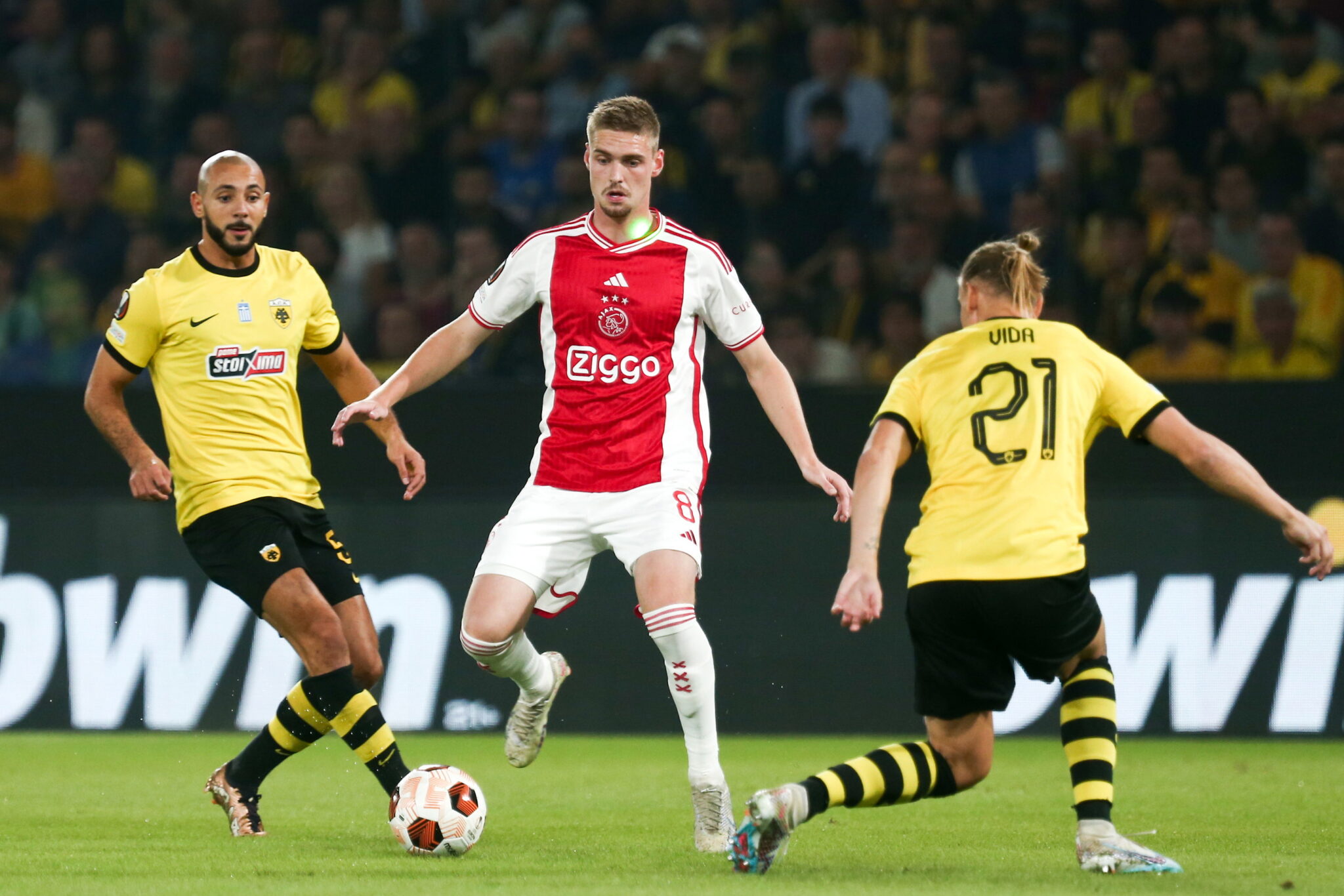 Έχασε ευκαιρία, κέρδισε βαθμό και παραμένει «αφεντικό» η ΑΕΚ