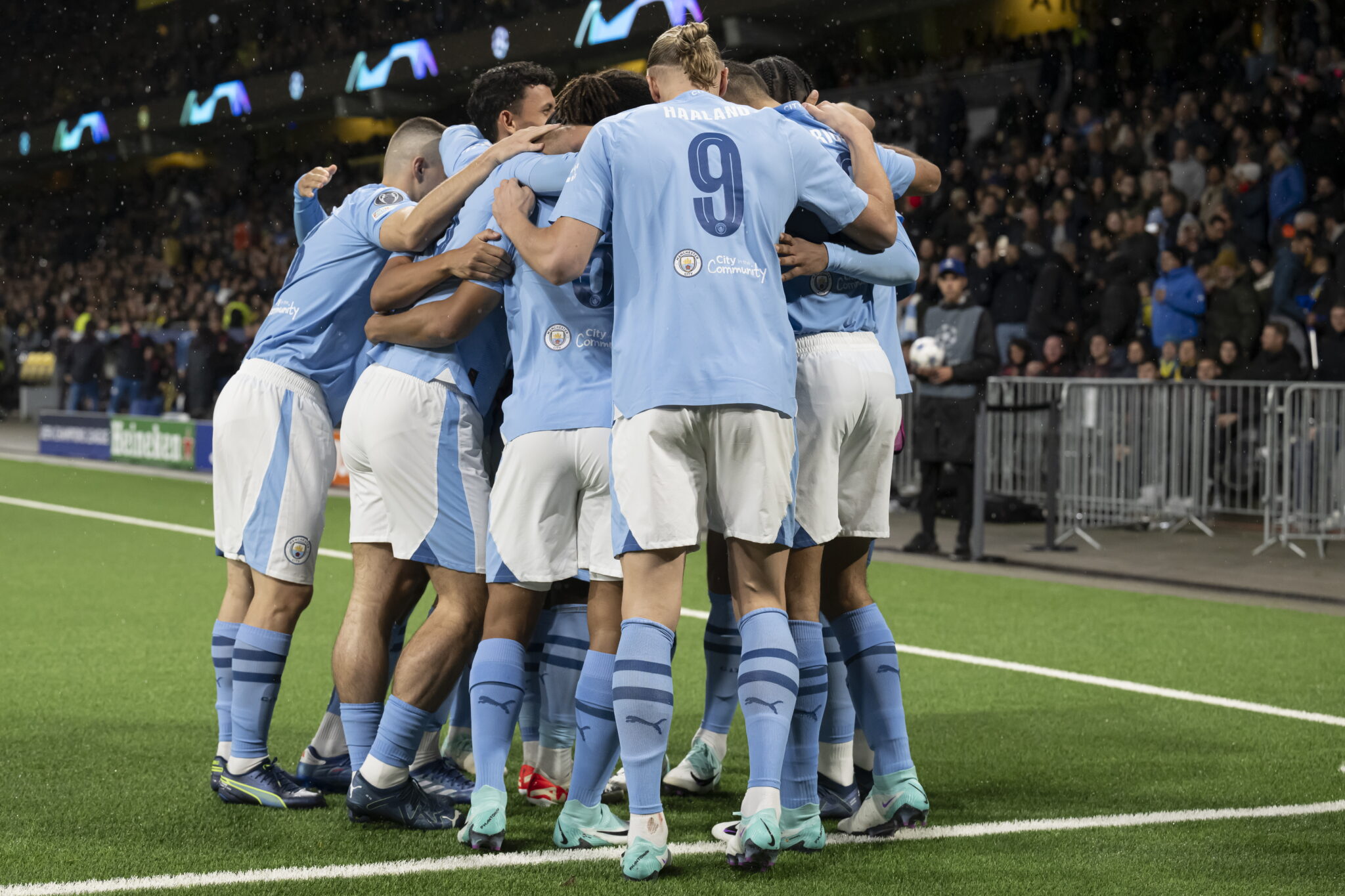 Champions League: Βήμα πρόκρισης για Σίτι, νίκη πρωτιάς για Παρί (Αποτελέσματα)