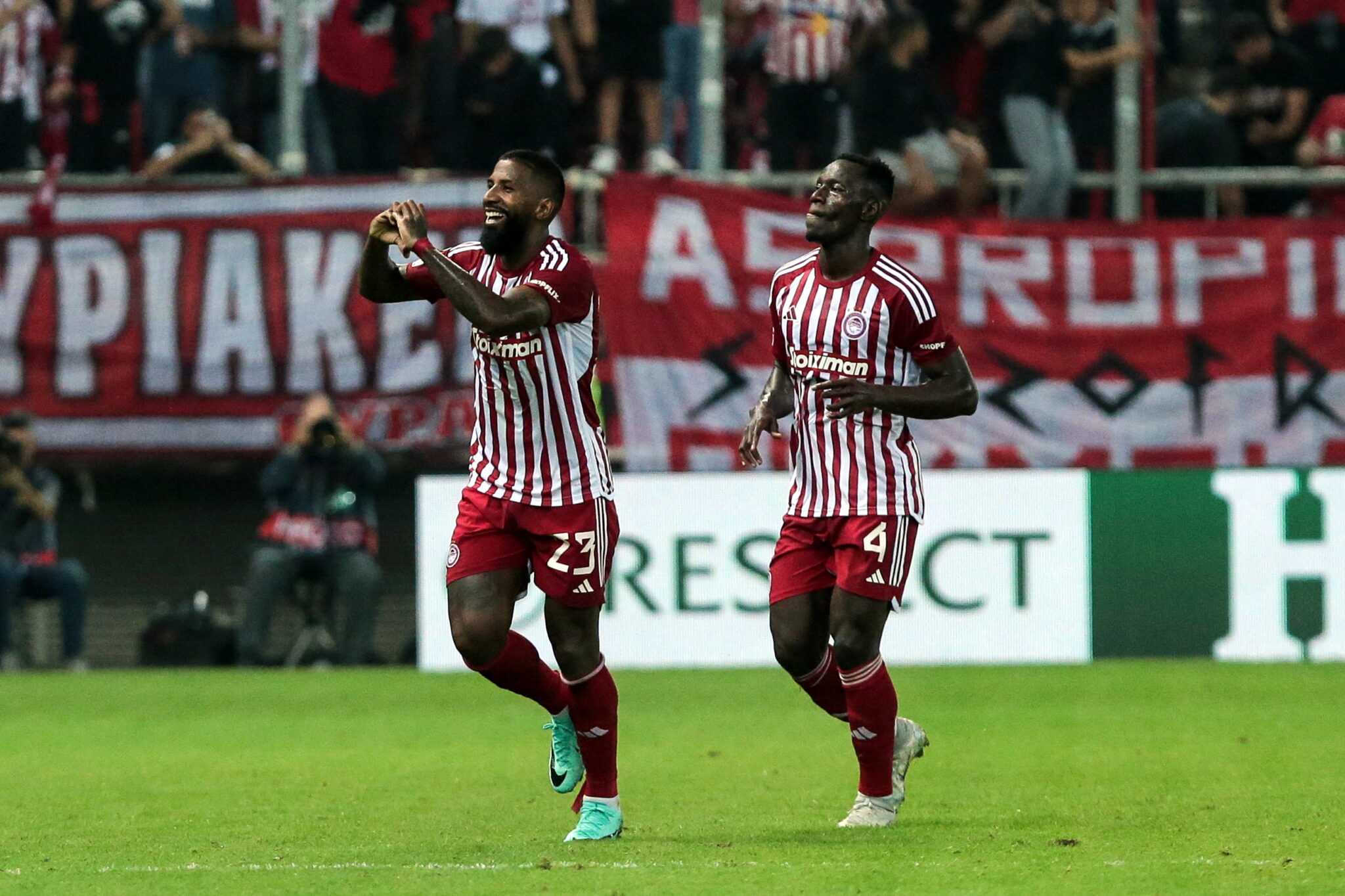 Έλιωσε στην… κόλαση του «Καραϊσκάκης» τη Γουέστ Χαμ ο τρομερός Ολυμπιακός