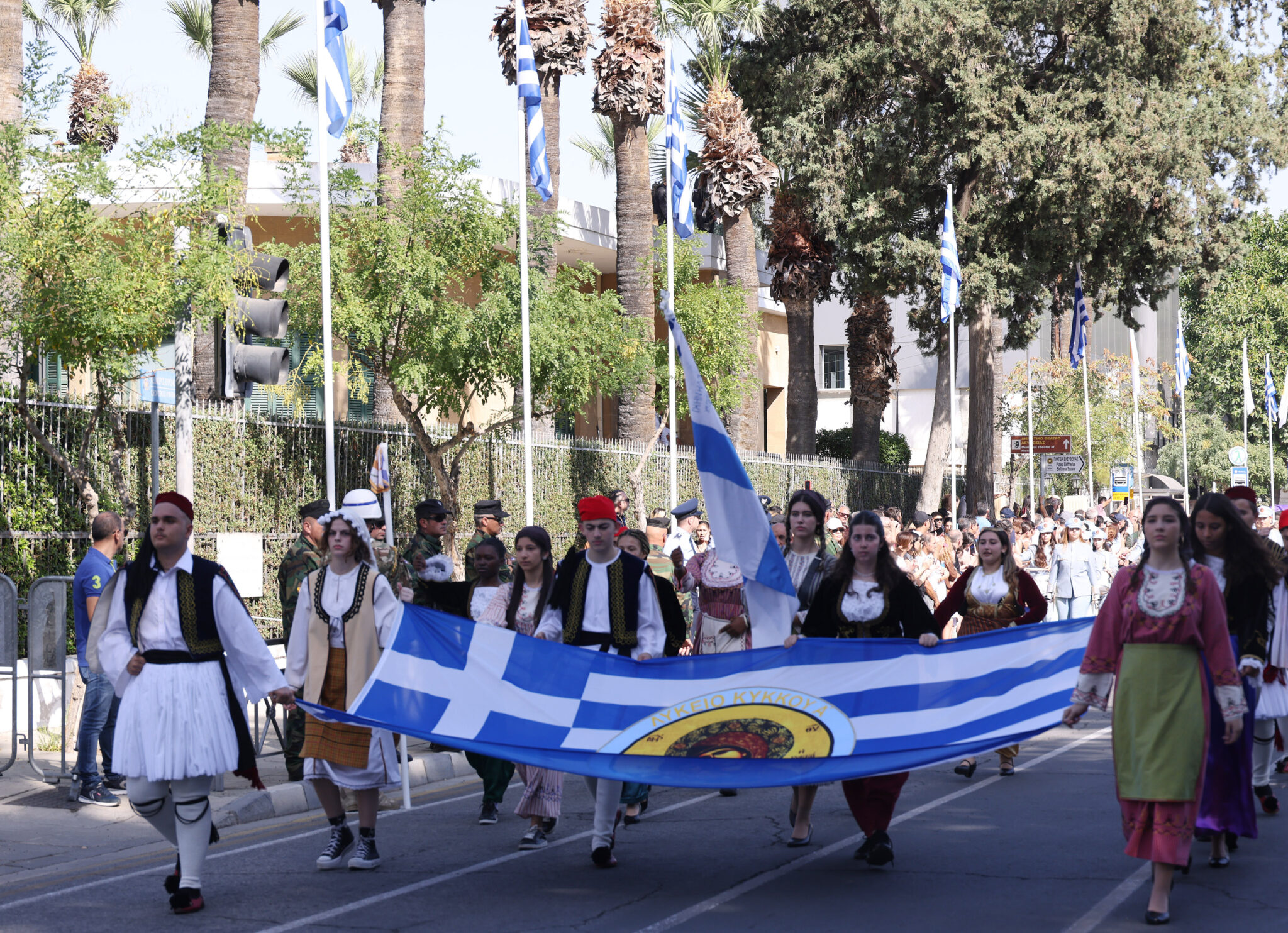 Βγήκαν στους δρόμους με σημαίες και λάβαρα οι μαθητές τίμησαν την 28η Οκτωβρίου